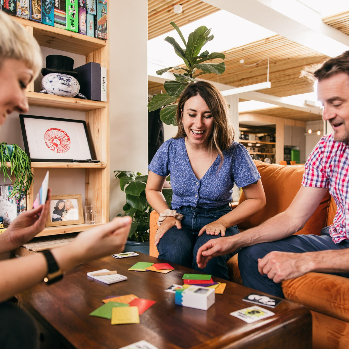 3 people playing Colourbrain