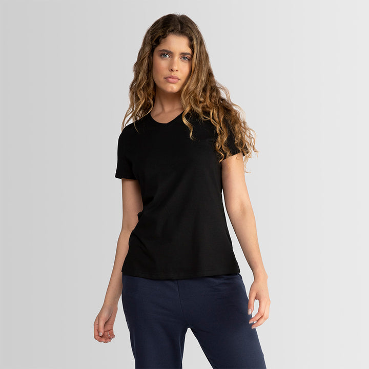 Camiseta feminina T-shirt básica algodão azul marinho Gola V em Promoção na  Americanas