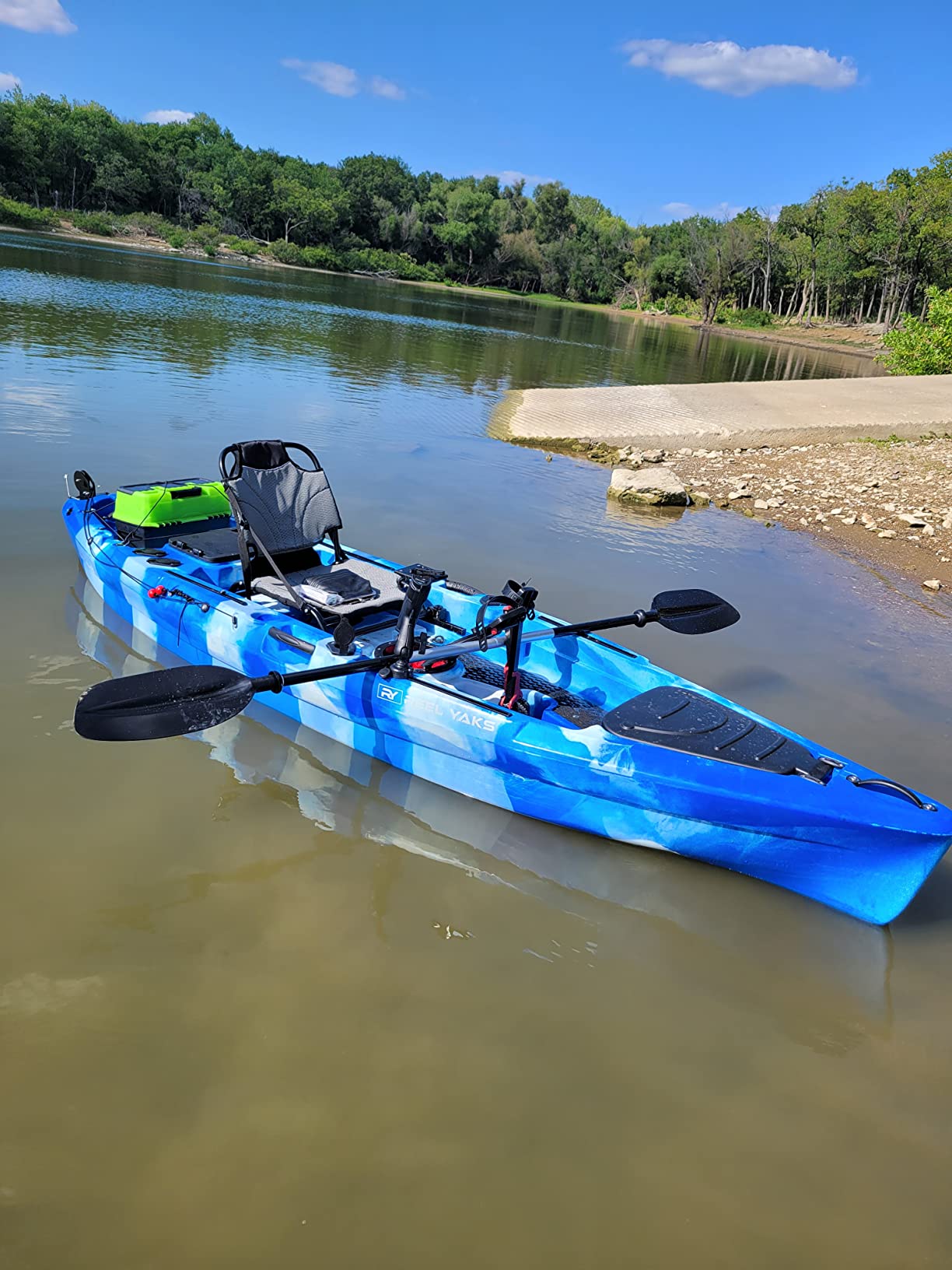 11' Rubicon Fin Pedal Drive Fishing Kayak