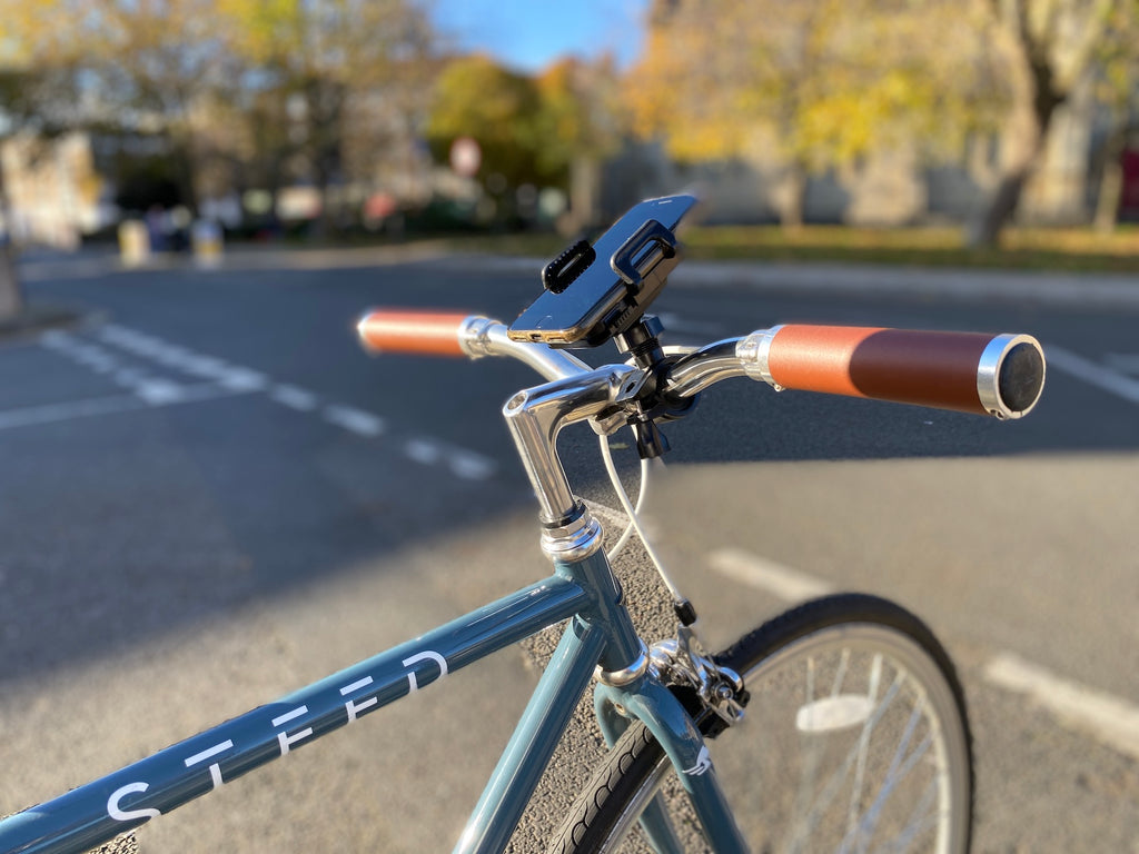 mobile phone holder on handlebars of atlantic blue Steed Bike