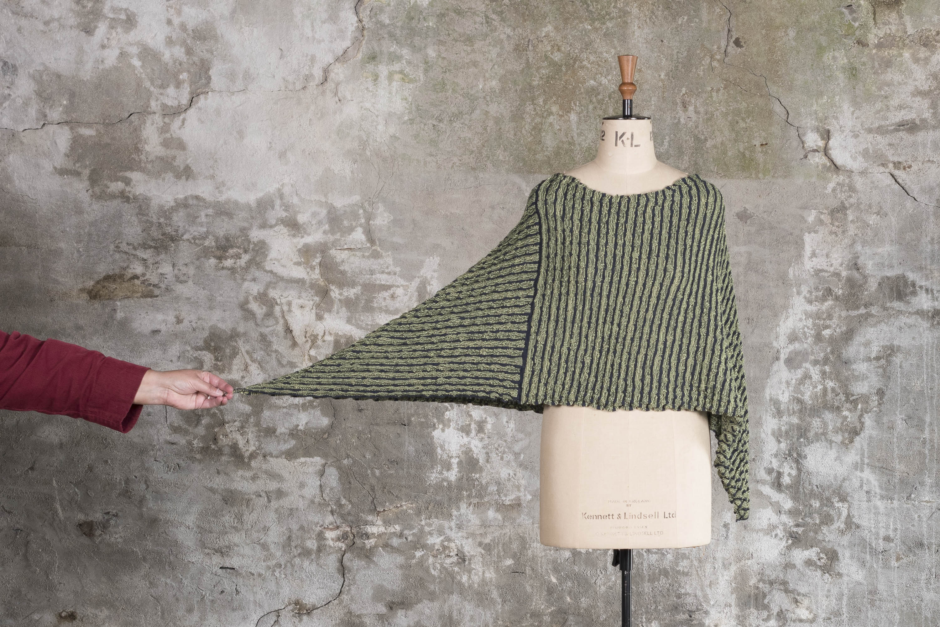 Nielanell Rigg cape - a knitted Shetland, contemporary knitwear