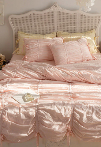 Coquette Bedroom Inspo ♥: The 5 Perfect Elements For A Coquette Wonderland, Room Decor Tips