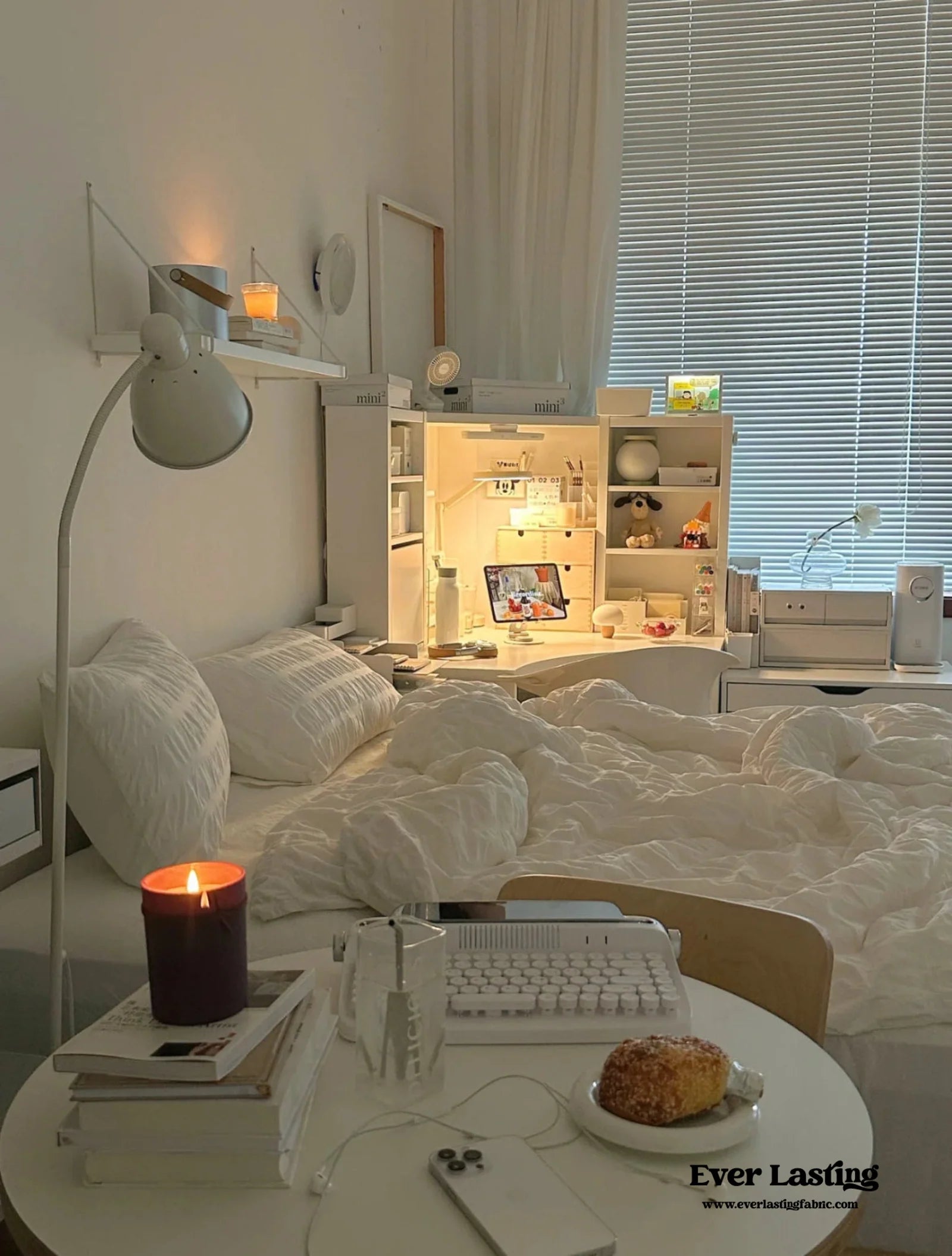 Minimal Bubble Textured Bedding Set / White by Ever Lasting