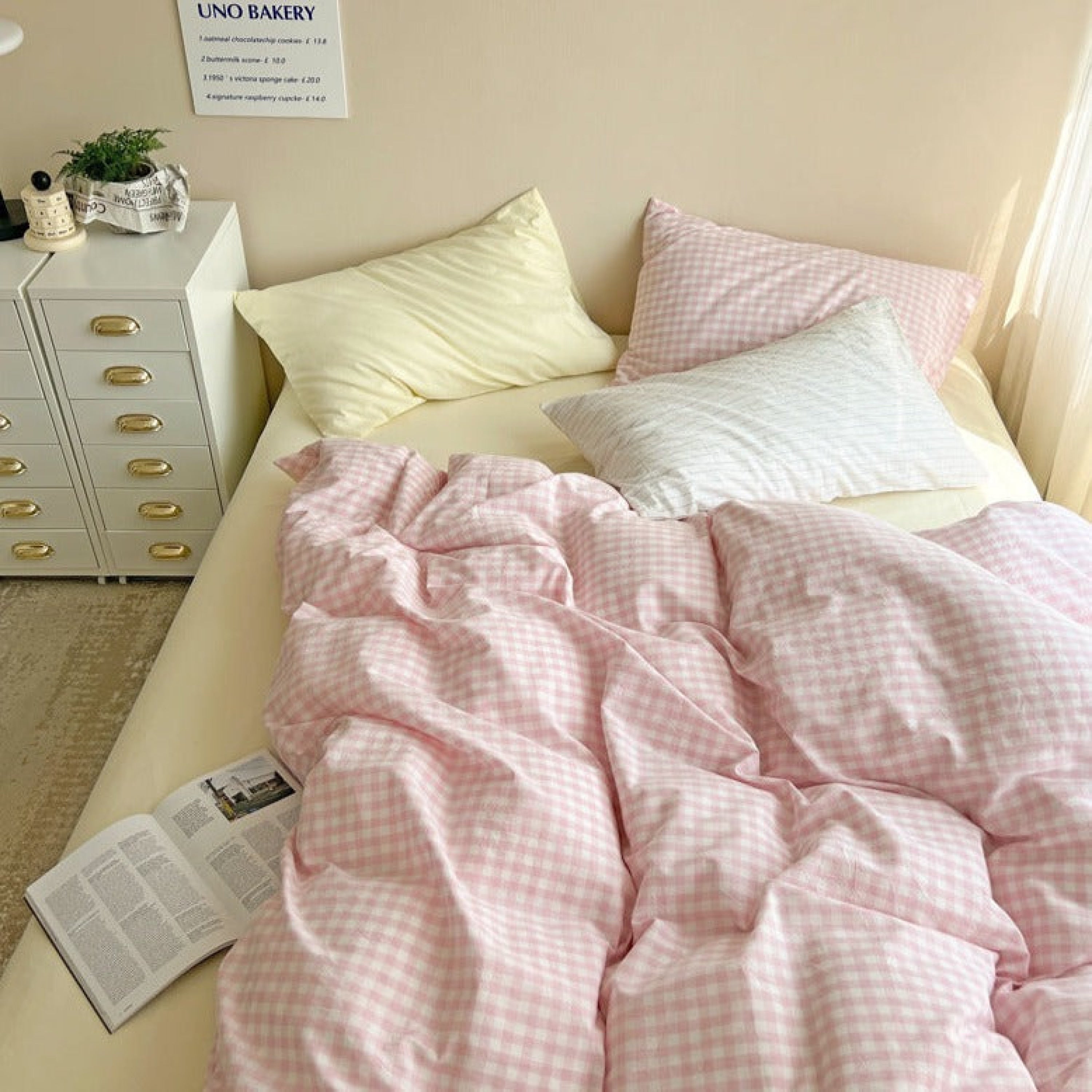 https://cdn.shopify.com/s/files/1/0525/8756/1126/files/mixed-gingham-bedding-set-green-blue-pink-small-flat-770.jpg?v=1696513769