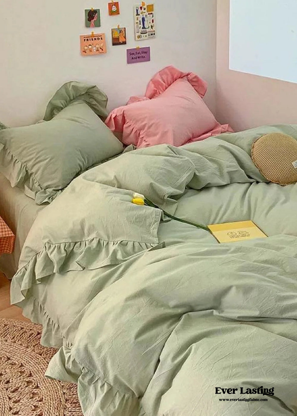 Ruffle Bedding Set / Green by Ever Lasting