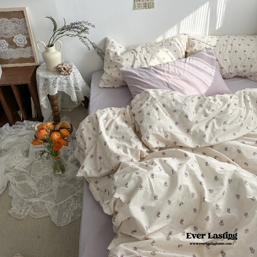 Soft Floral Bedding Set / Purple by Ever Lasting