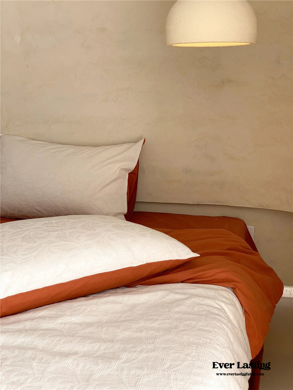 Textured Floral Bedding Set / White Red by Ever Lasting