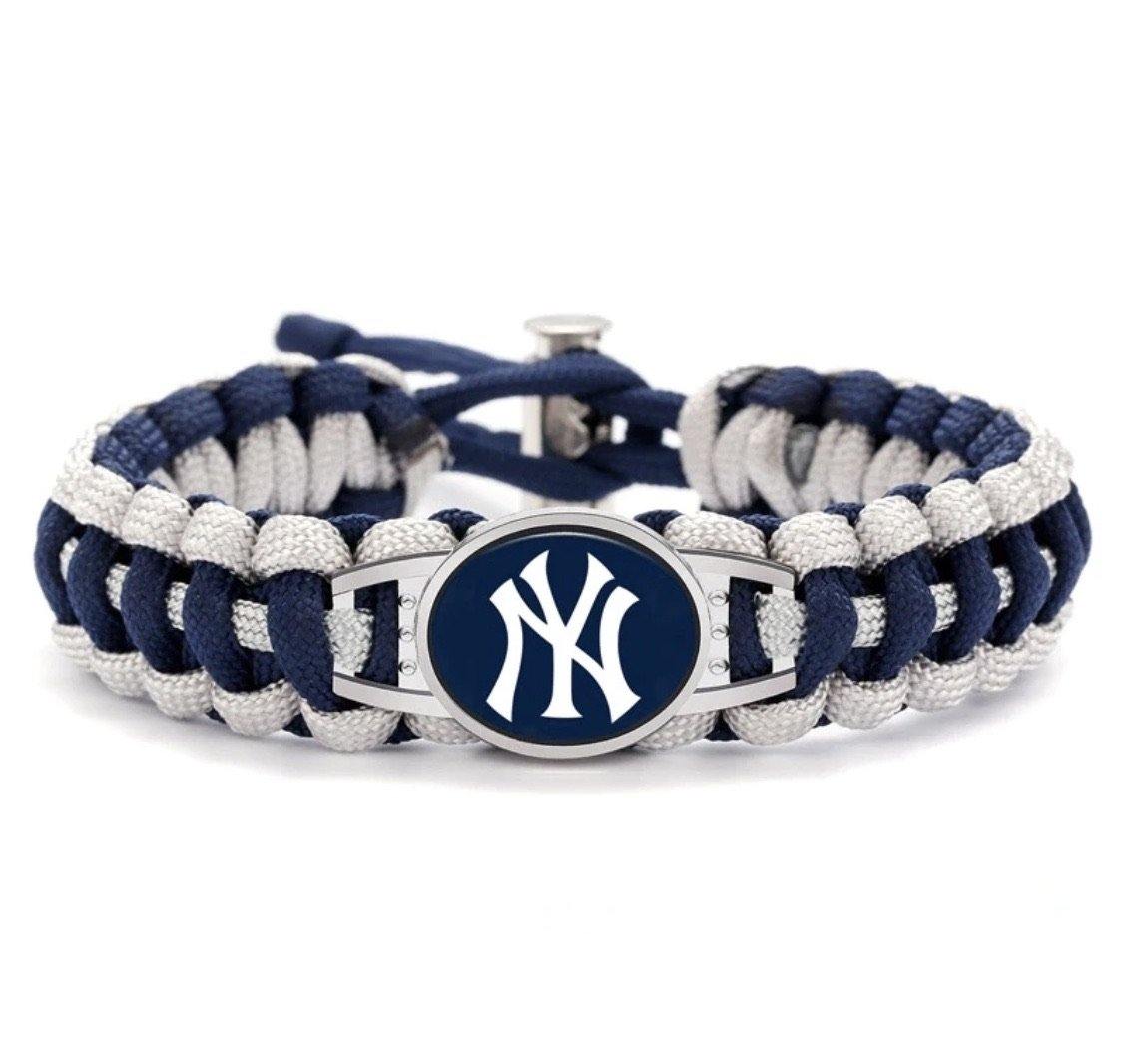 Bracelet { New York Yankees } Paracord. Blue. White. Buckle Clasp. Unisex.