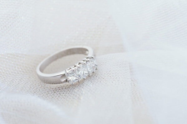 white-gold-engagement-ring