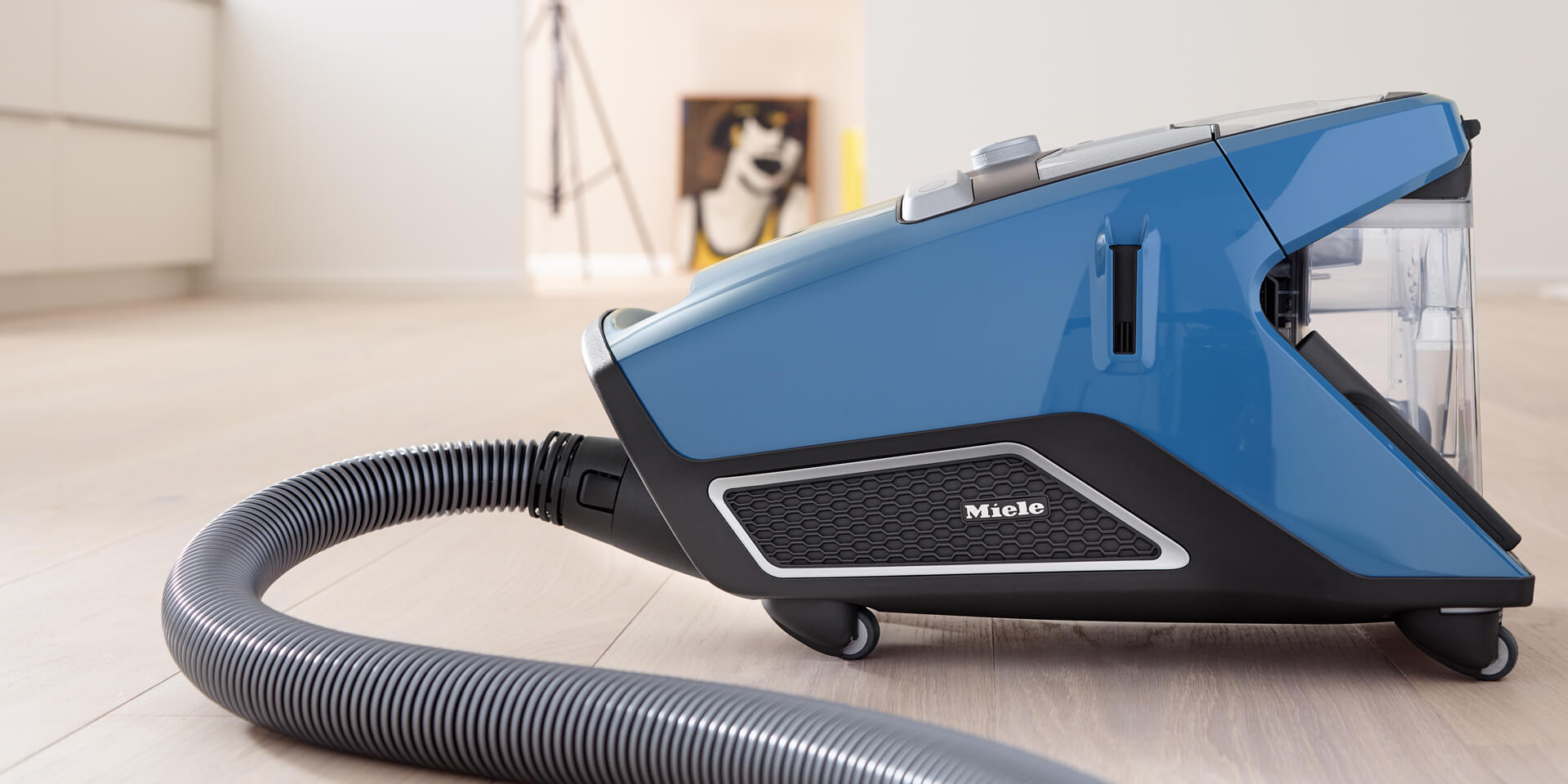 Discover Miele bagged, bagless, & cordless Vacuum Cleaners