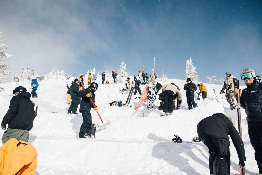 Everyone building their in-runs at the top of the couloir. // p: Laura Austin