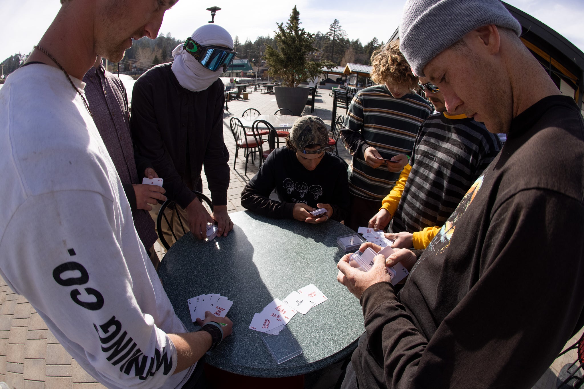 The sorting of hands // p: Mike Yoshida