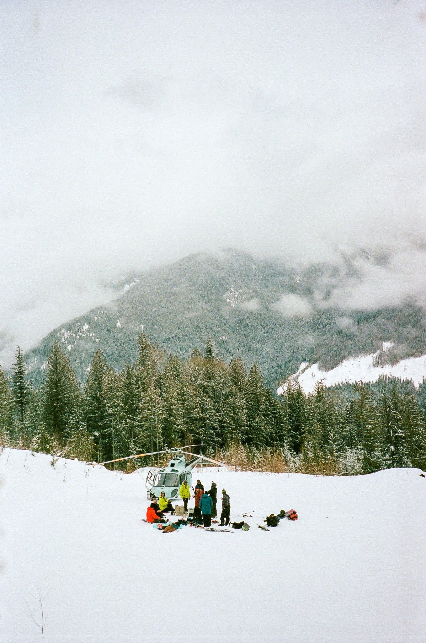 This is what a lunch break with your homies looks like at Eagle Pass  - photo @ted.borland