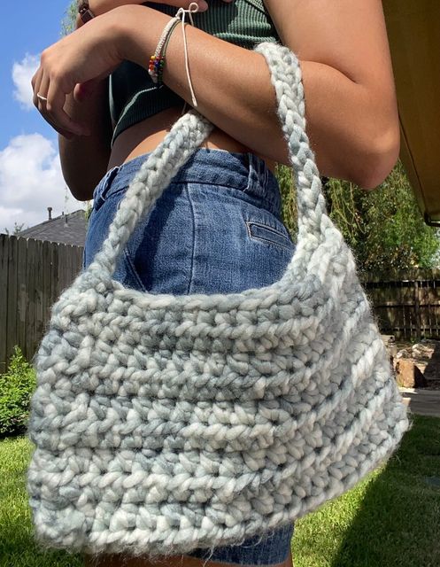 chunky yarn purse