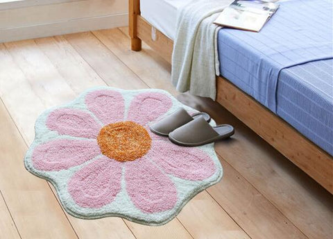 Peppery Home Sea Shell Shaped Bath Mat - beige and white clam bathroom rugs