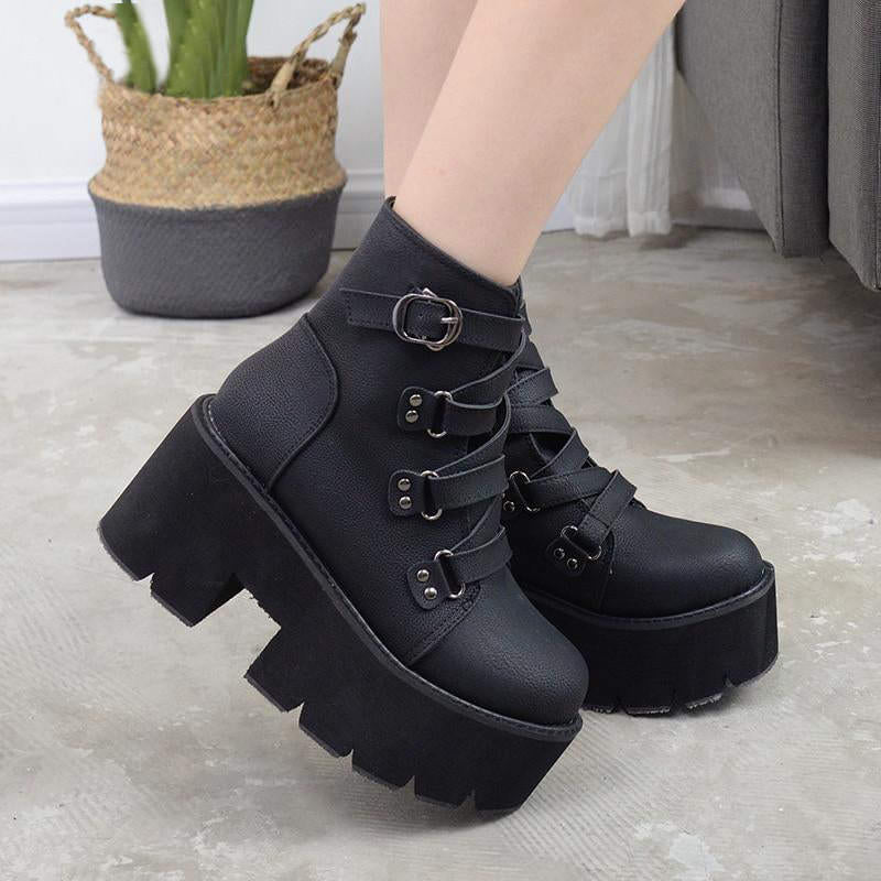 comfortable-techwear-boots