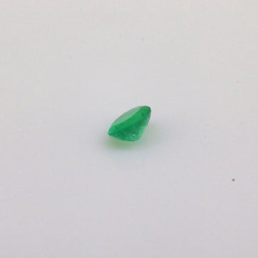 Jade Green Gem Stone at best price in Thane by Srie Connections