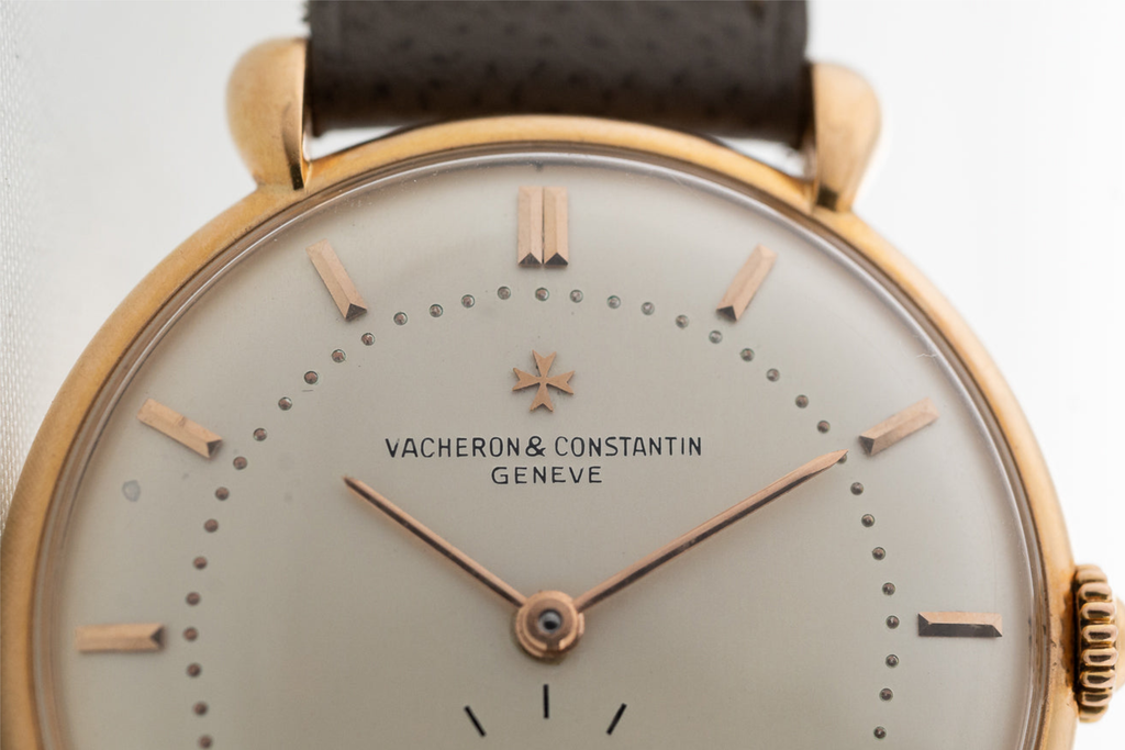 dial close up on a vintage 1940s Vacheron Constantin 4126