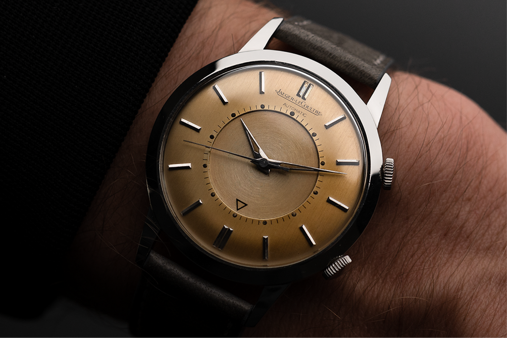 Wristhot of a 1950s Jaeger-LeCoultre Memovox