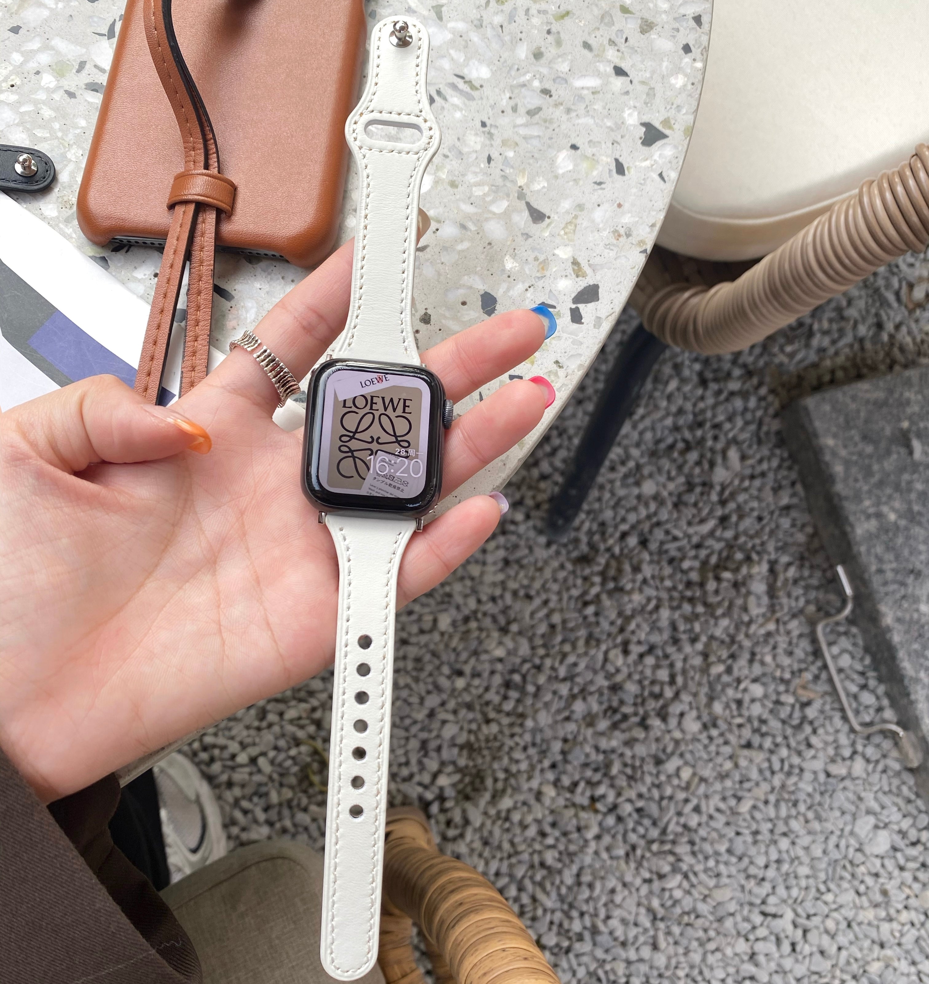 Apple Watch 38 40 41mm 型押しレザーバンド 白 新品未使用 通販