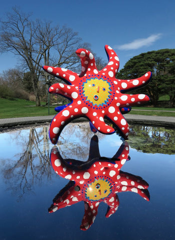 Photograph of the work I Want to Fly to the Universe by Yayoi Kusama