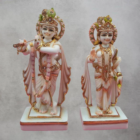 Radha Krishna standing by Satguru’s