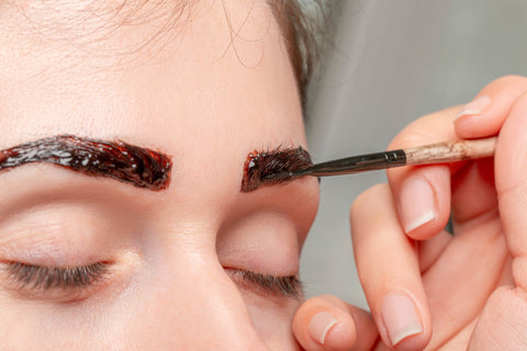 Henna Brow vs Traditional Eyebrow Tinting