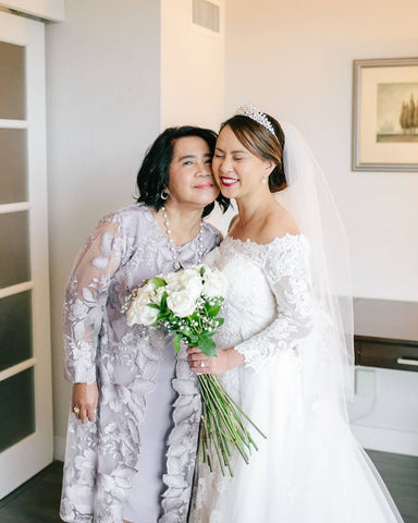 Mother of the Bride with bride before ceremony