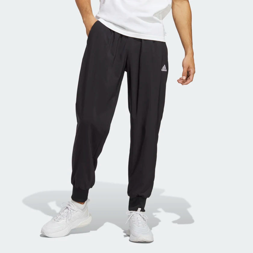 Train Essentials Seasonal Woven Training Pants