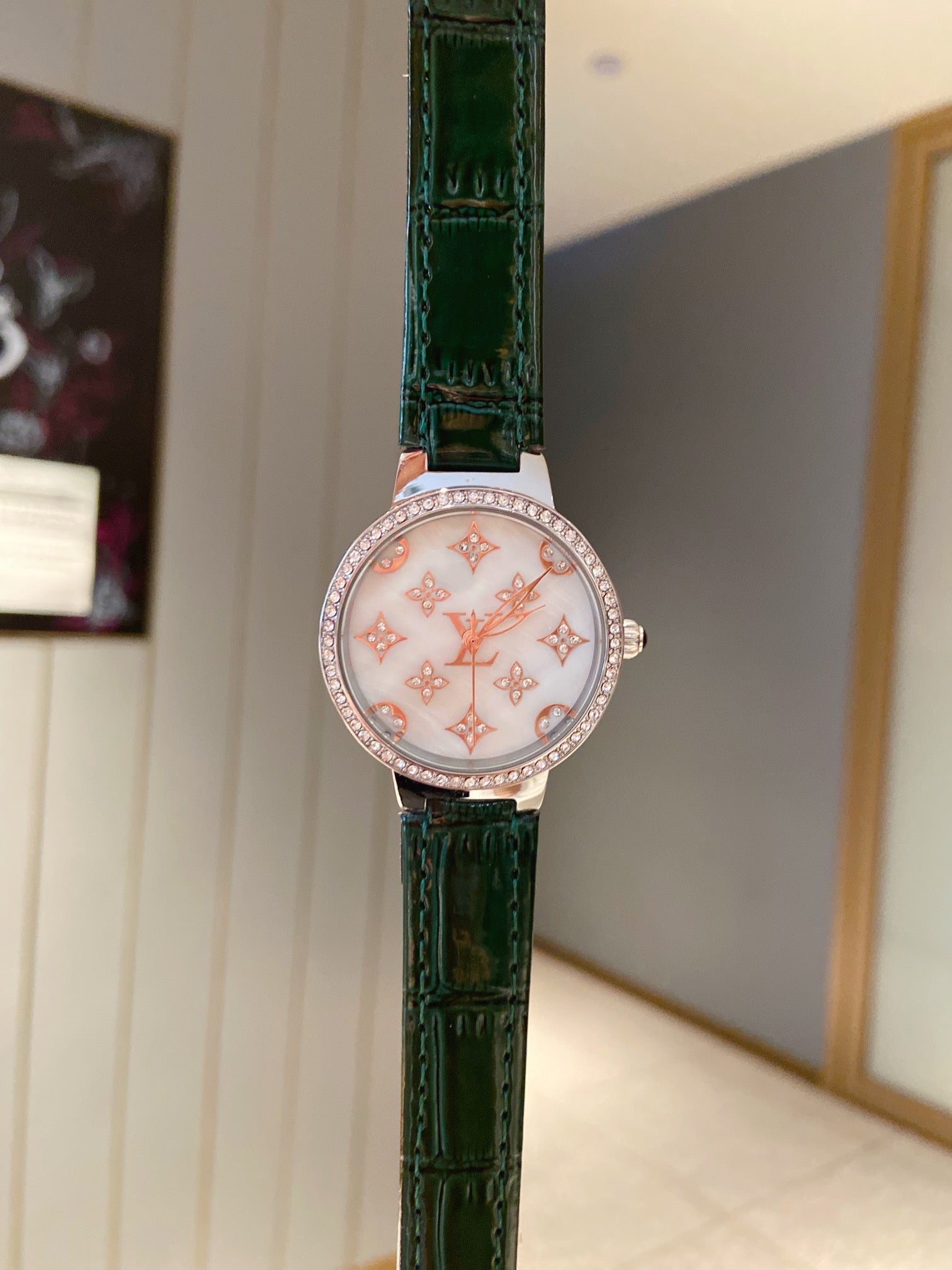 Louis Vuitton LV Fashion Quartz Classic mechanical watch diamond