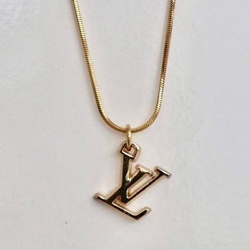 The LV Heart Necklace in White – TOKA B