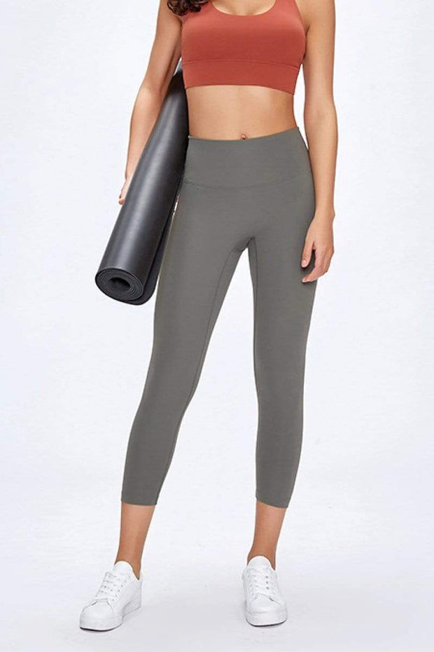 Trendsi Olive / 4 Slim Hip Cropped Workout Pants