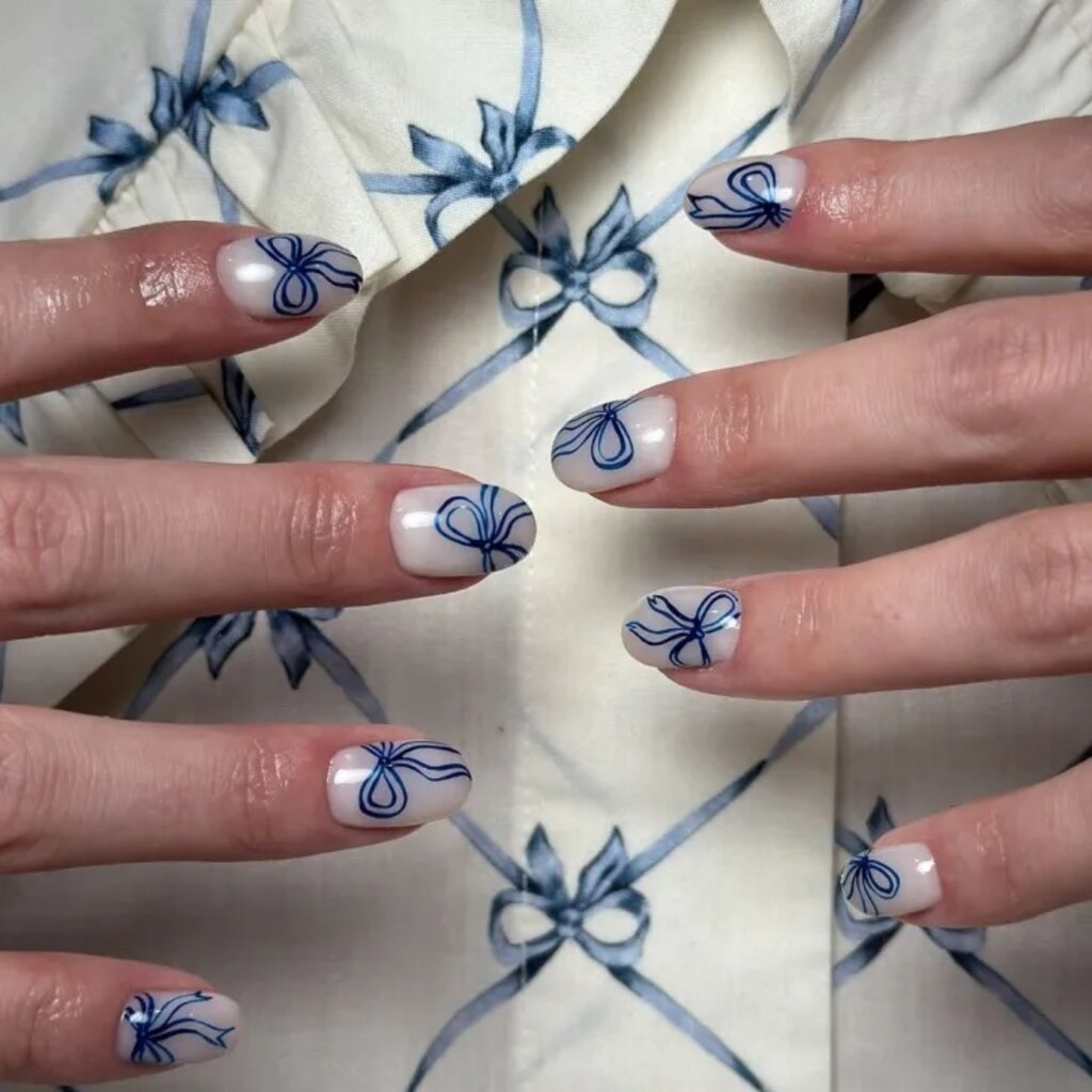 Blue and White Vintage Bow Nails