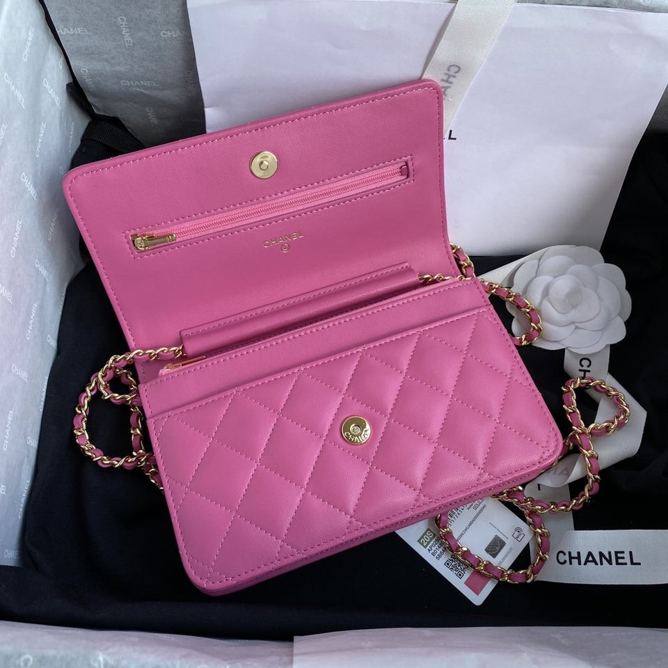 Wallet on chain timeless/classique leather crossbody bag Chanel Pink in  Leather - 25261952