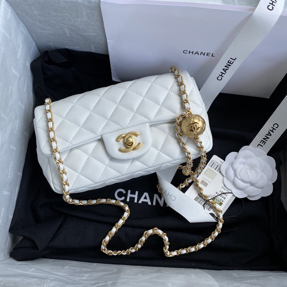NEW Chanel 21B White Pearl Crush Mini Rectangle  Pearl white Chanel  Chanel pearls