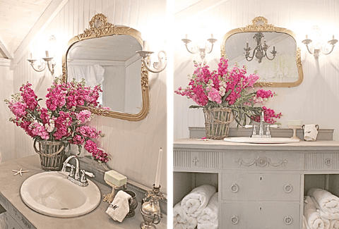 fleur rose en décoration salle de bain
