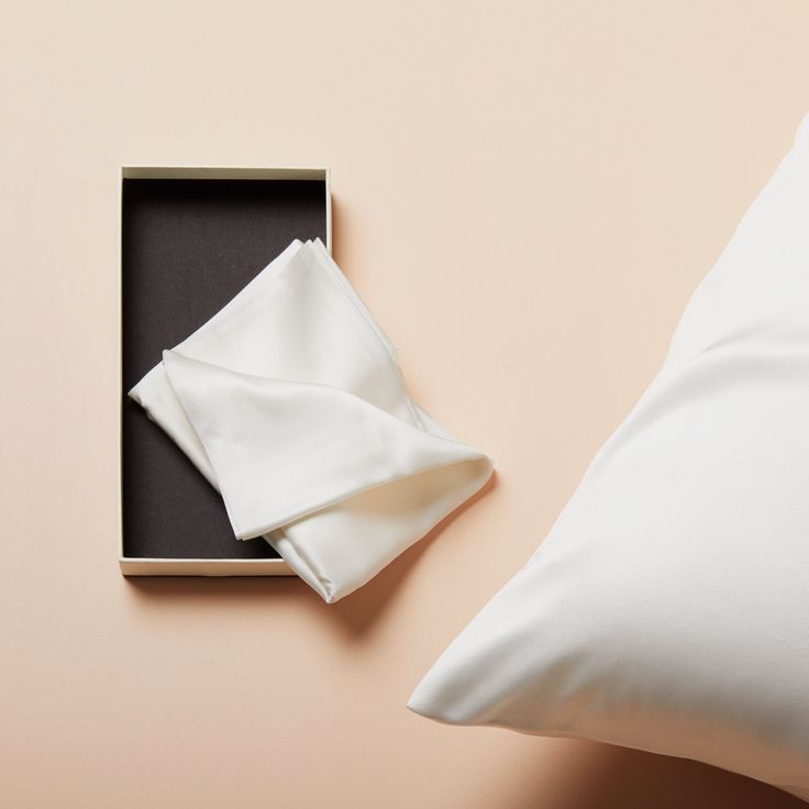 How Does a Silk Pillowcase Reduce Wrinkles?