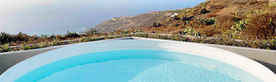 Alberca redonda y blanca en Tenerife