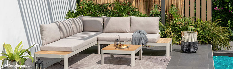 Conjunto sofa de jardin en tonos claros