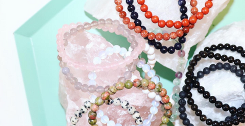 Which Hand Should You Wear Your Crystal Bracelet? - Solacely Co