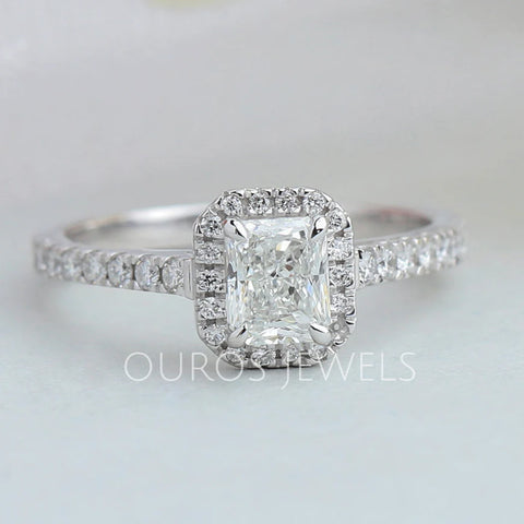 1 carat brillant cut diamond ring in radiant shape with white gold metal