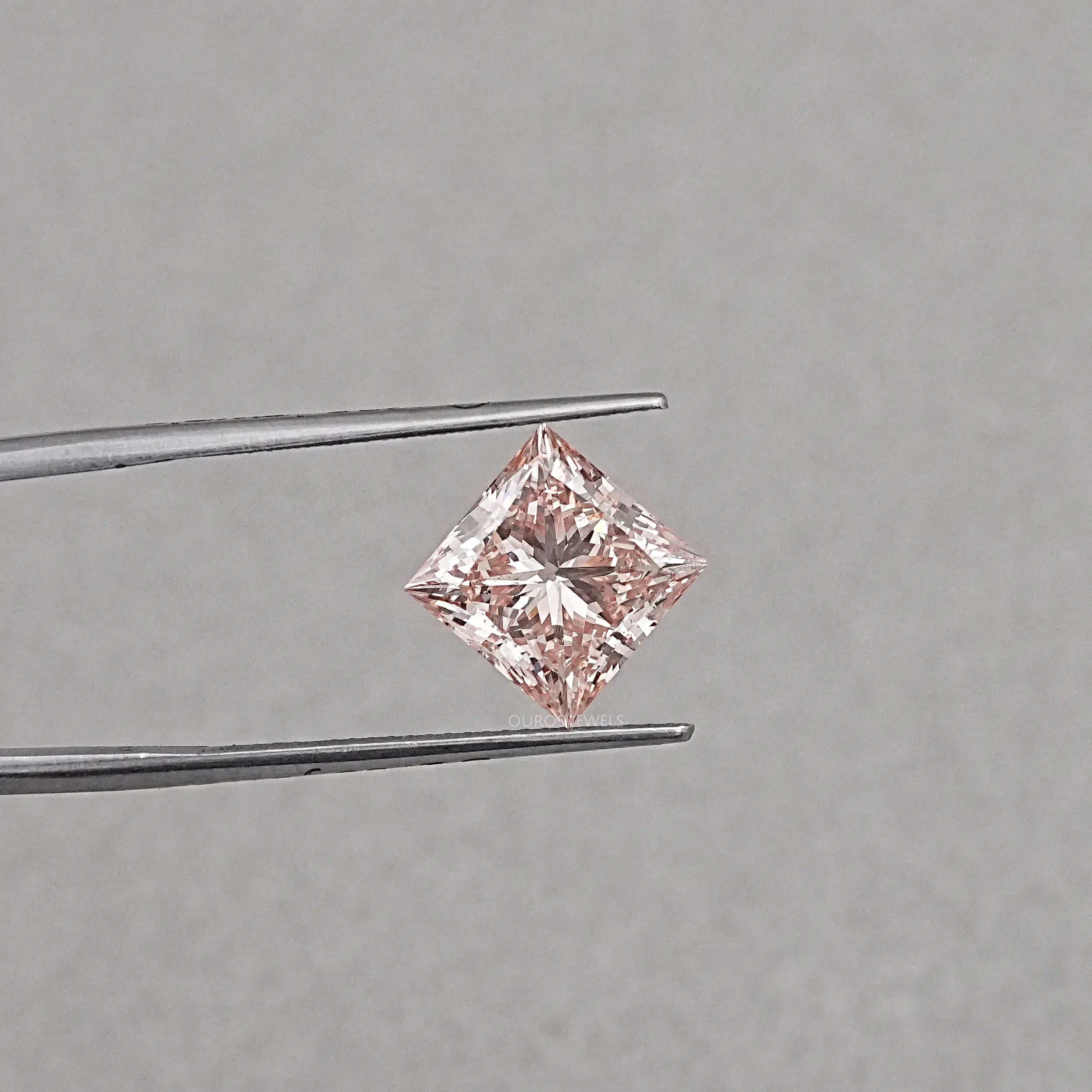 Lab Diamant im Princess Schliff - IGI zertifiziert