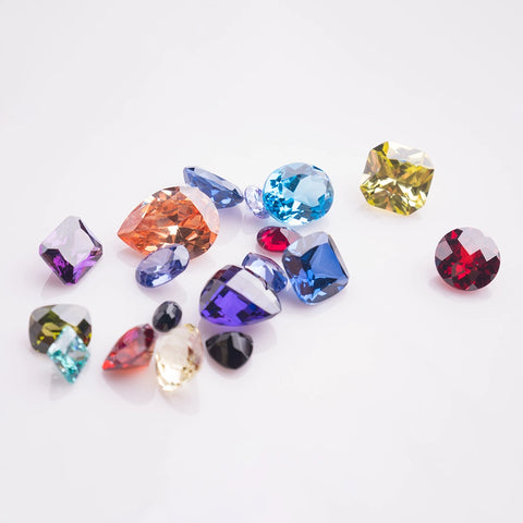 Birthstones to be selected in women's engagement rings for more special powers to obtain.