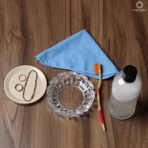 [Bracelet jewelry cleaning at home kit equipment to get]-[ouros jewels]
