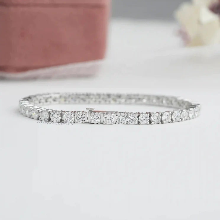 4.40 CTW round cut lab grown diamond tennis bracelet as ethical jewelry choice with 5.30 inches and 14KT white gold in VS clarity and E color