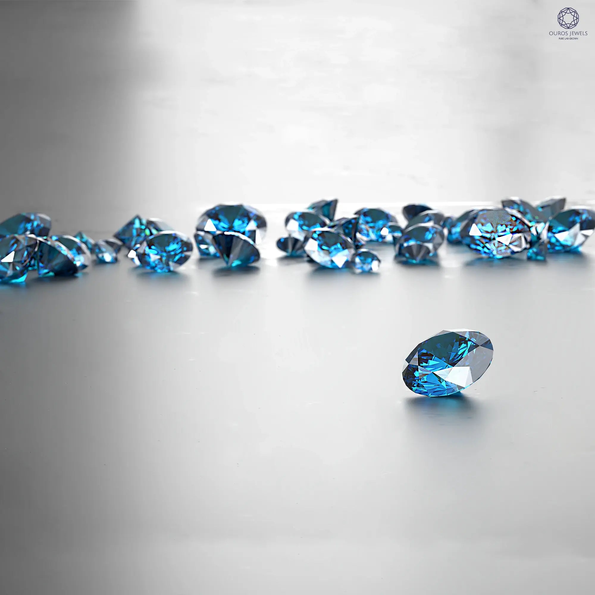 Ausgefallene blaue Diamanten im runden Brillantschliff