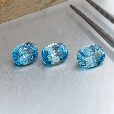 [Royal blue sapphire birthstones, a symbol of wisdom and nobility.]-[ouros jewels]