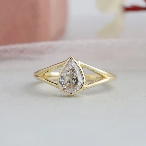 [Lab Grown Diamond Step Cut Pear Engagement Ring. Crafted in 14K Yellow Gold with 1.00 TCW and VVS/VS clarity]-[ouros jewels]