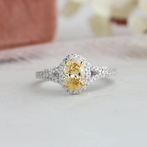 Fancy Color Diamond Antique Engagement Rings - Antique Jewelry | Vintage  Rings | Faberge EggsAntique Jewelry | Vintage Rings | Faberge Eggs