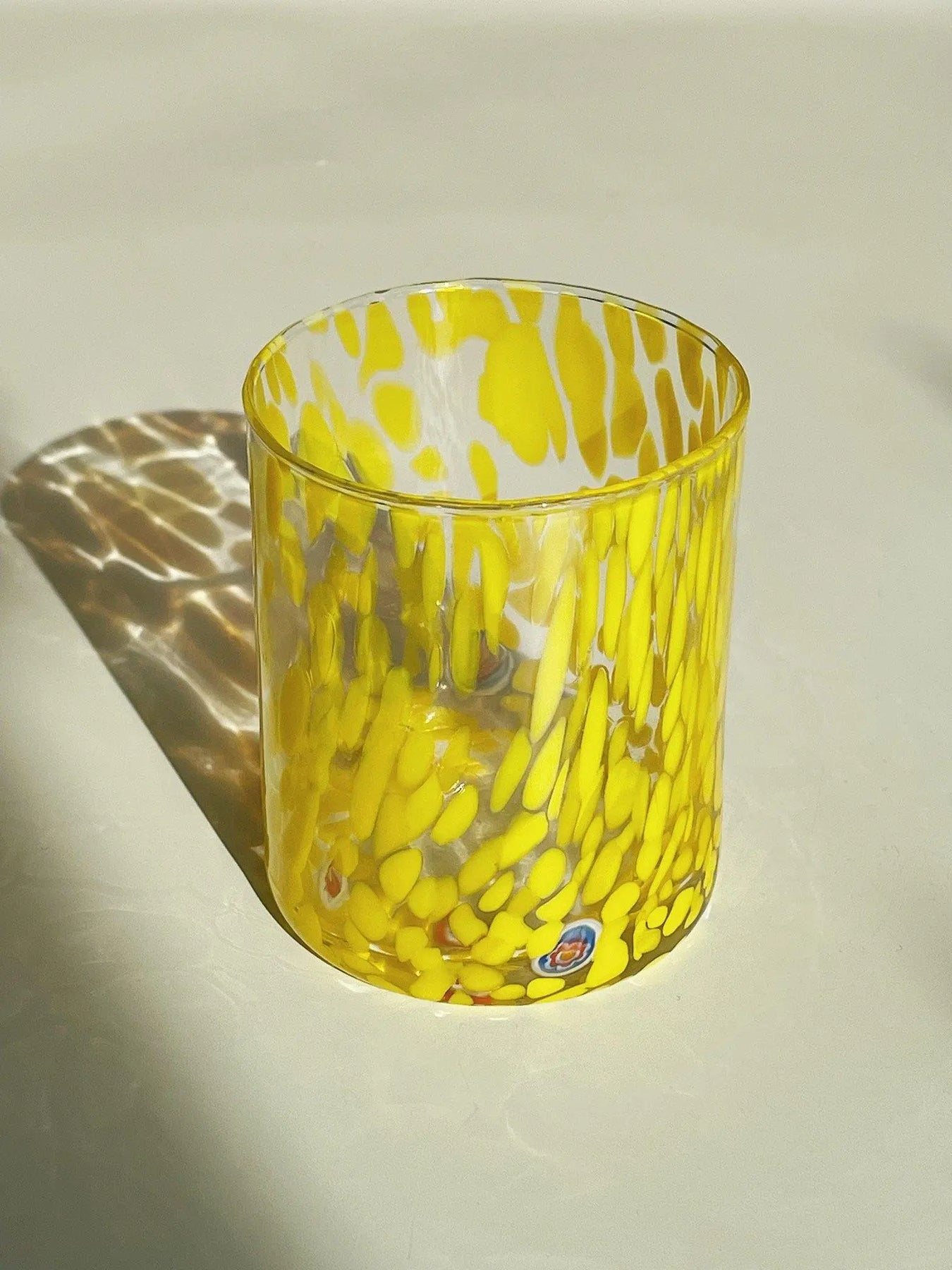 Murano Drikkeglas med flad bund | med gule pletter - Studio Hafnia